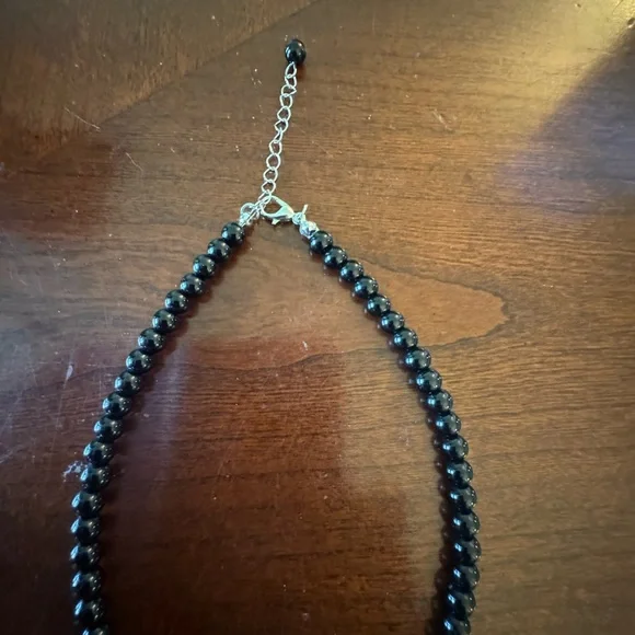 Red Hot Six-pointed Star Red Faux Gemstone Pendant, Faux Black Pearl Necklace - Picture 7 of 9